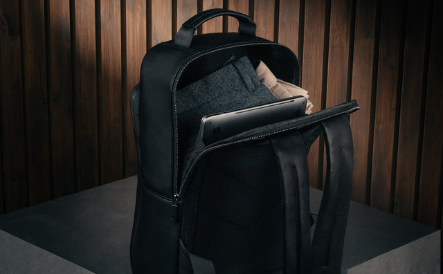 Mochila de Cuero Feature Focus