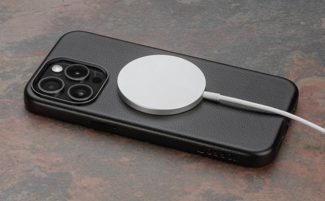 Funda de Cuero para iPhone 15 Pro Max (MagSafe) Feature Focus