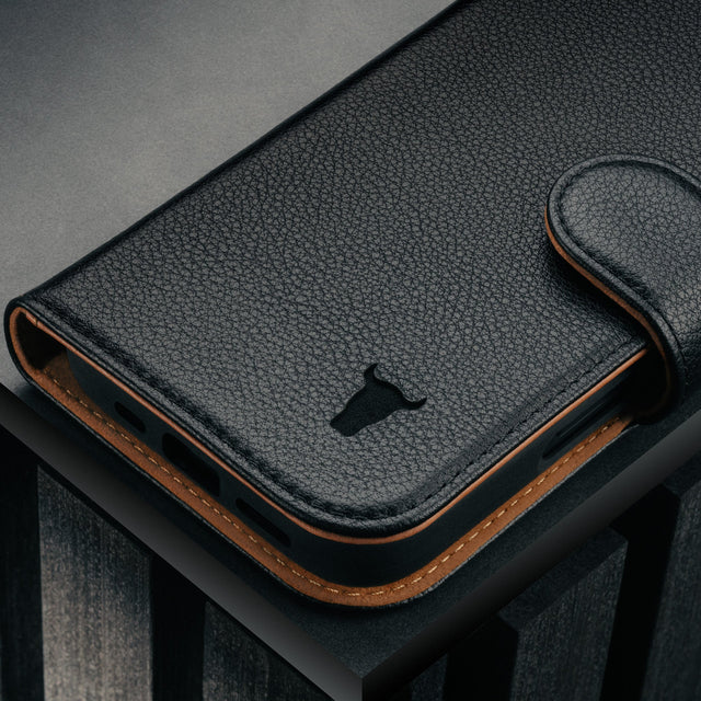 Black Leather Detachable Case for iPhone 17