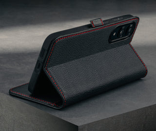 Stand function of the Black with Red Detail Leather Case for Galaxy S25 Edge