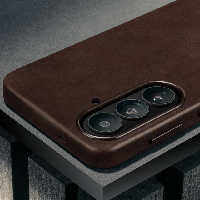 Camera cutout on the Dark Brown Leather Bumper Case for Galaxy S26